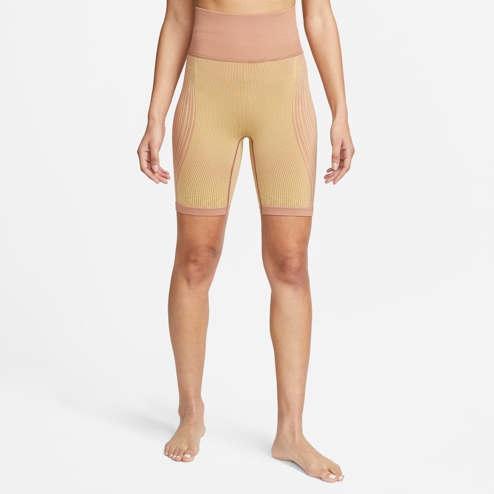 New Nike Yoga Dri-FIT ADV High-Rise 7" shorts